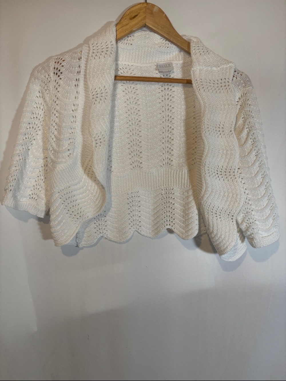 Suzy Shier White Open-Knit Cropped Cardigan